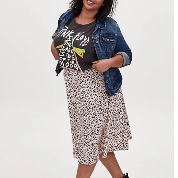 TORRID | Light Yellow & Mauve Pink Leopard Satin Midi Slip Skirt Size 2 - Picture 8 of 10